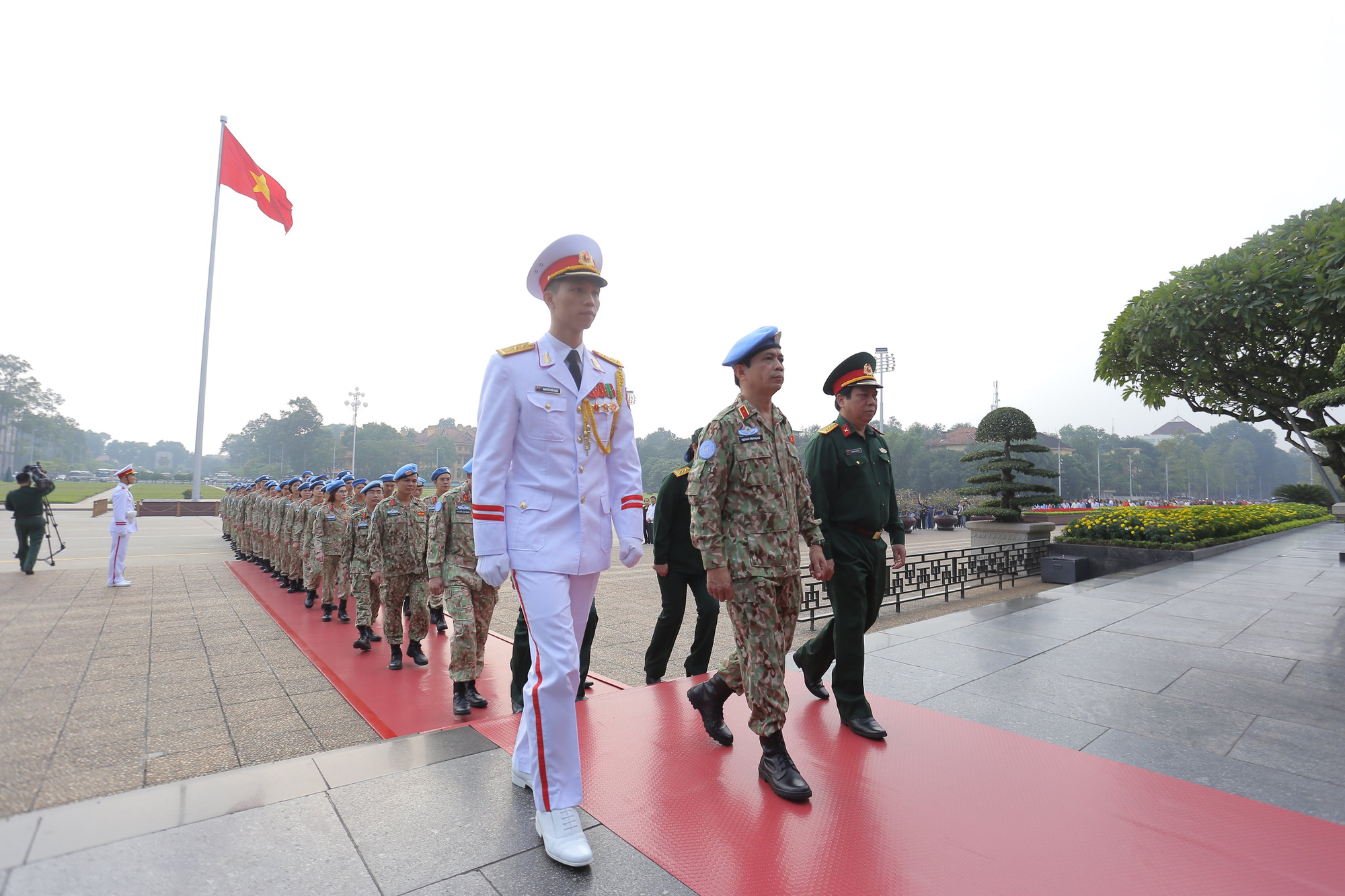 Báo công dâng Bác của Bệnh viện dã chiến trước khi lên đường gìn giữ hòa bình LHQ - Ảnh 17.