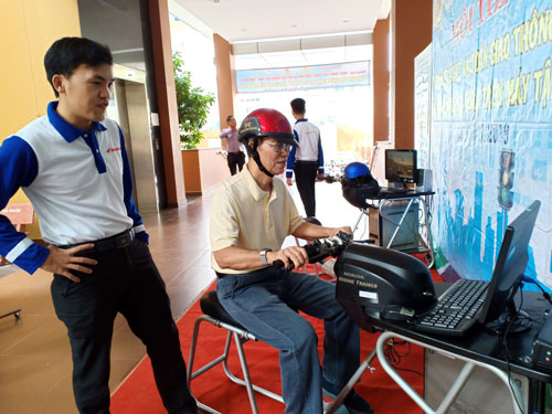 CNVC-LĐ hưởng ứng Ngày hội Pháp luật