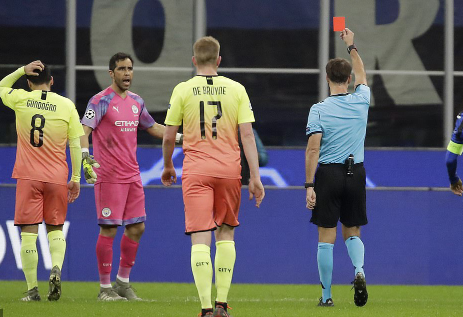 Dùng hậu vệ làm thủ môn, Man City lần đầu mất điểm tại Champions League - Ảnh 7.