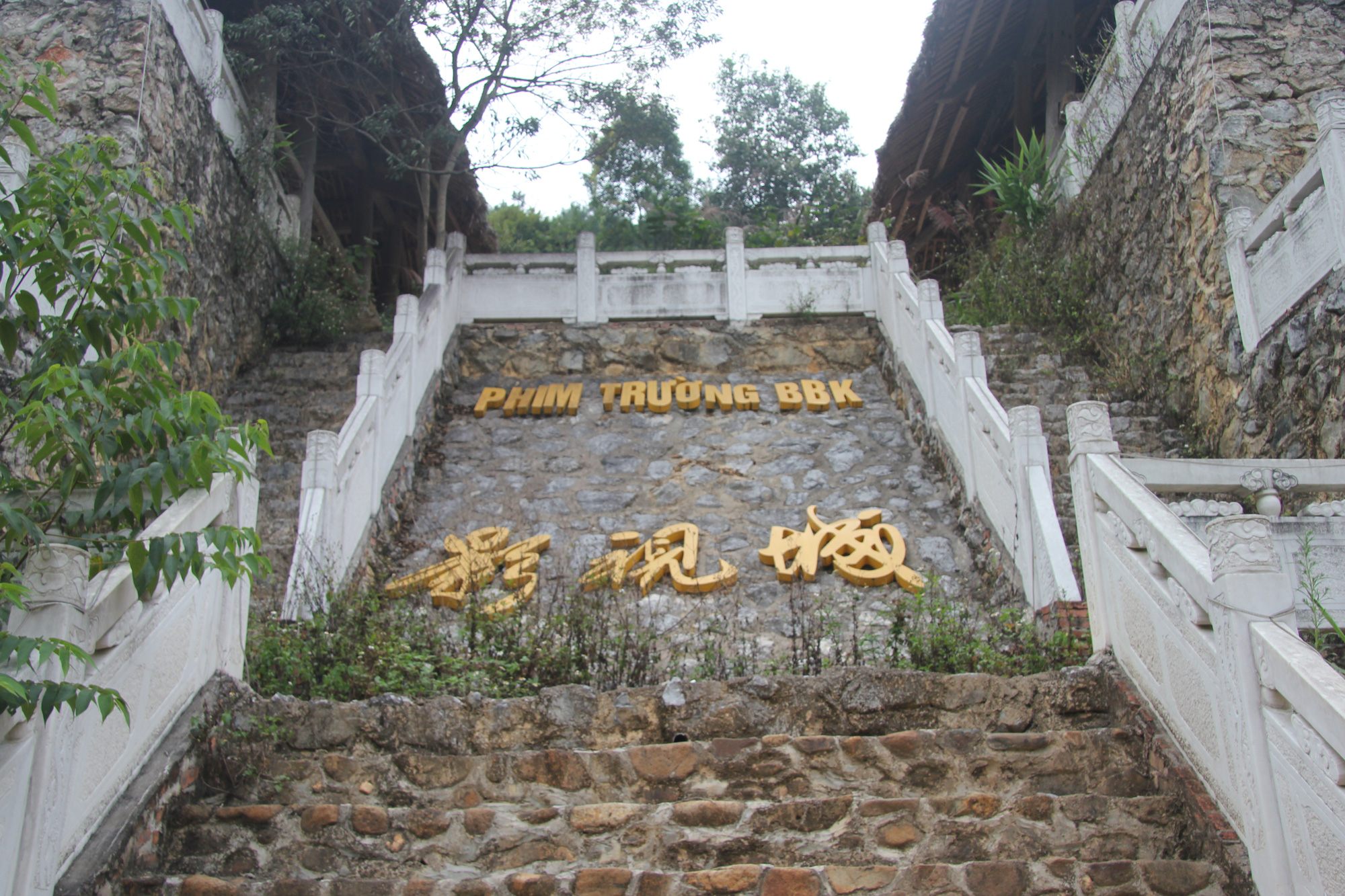 Chủ nh&acirc;n c&ocirc;ng tr&igrave;nh b&iacute; mật tr&ecirc;n n&uacute;i Lạng Sơn l&ecirc;n tiếng về nghi vấn l&agrave; phim trường của nh&oacute;m người Trung Quốc - Ảnh 2.