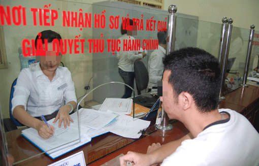 Kỷ luật cán bộ hành dân, nhận 200.000 đồng