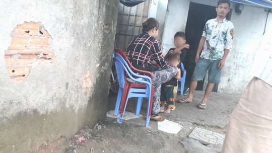 Loạt ảnh đặc tả cảnh trẻ thơ bị đày đọa công khai ở TP HCM - Ảnh 3.