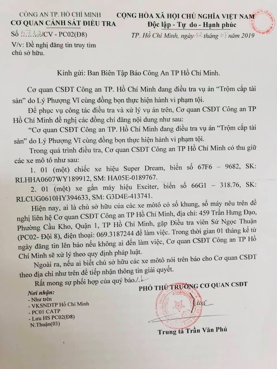 Công an TP HCM tìm chủ của 2 chiếc xe máy và hàng chục điện thoại