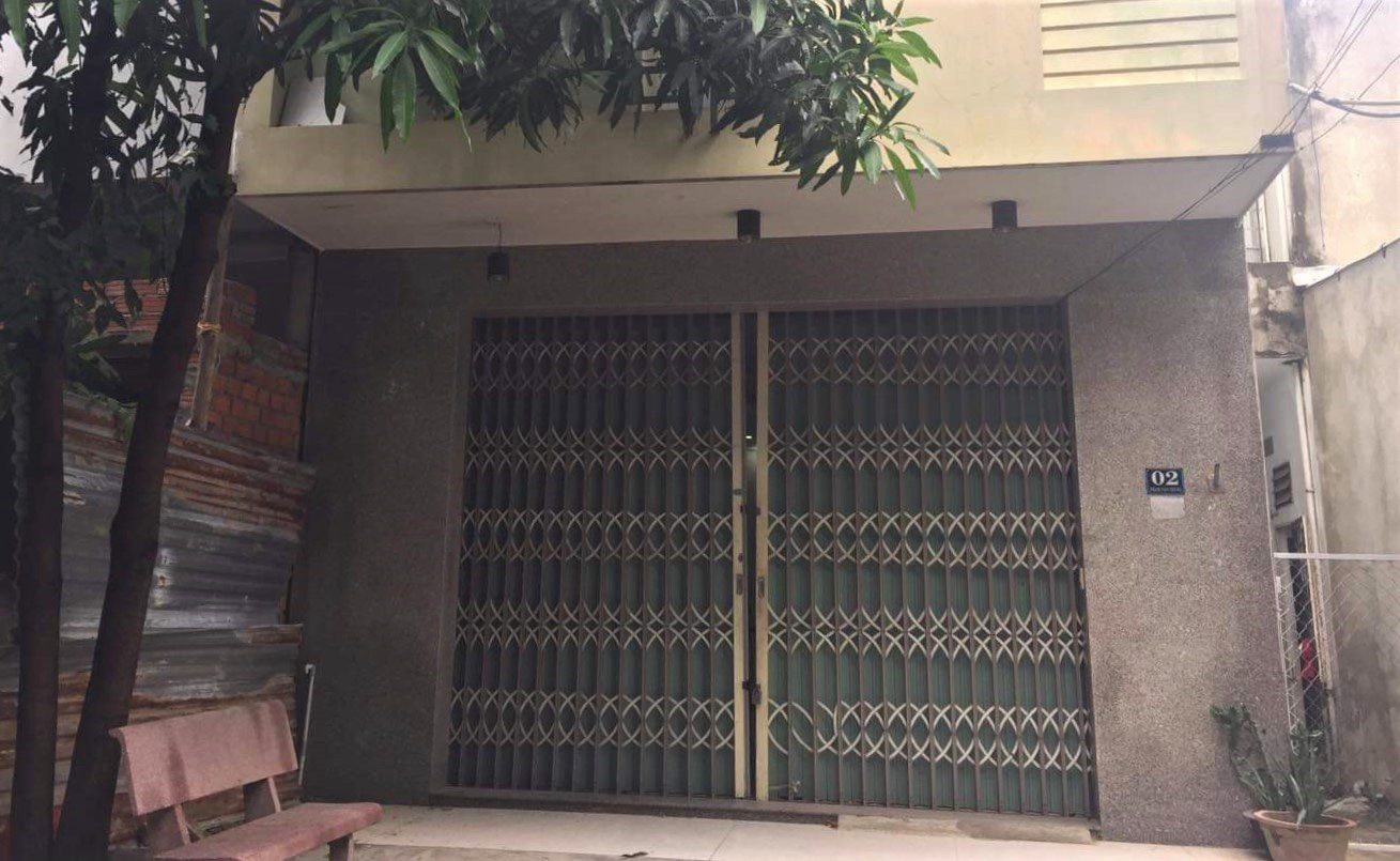 Ph&aacute;t hiện 2 người Trung Quốc ở chui trong kho tr&agrave; sữa ở Đ&agrave; Nẵng - Ảnh 2.