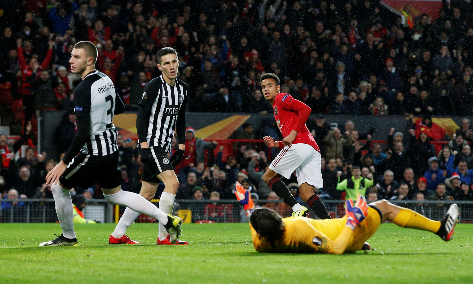 Tam phong M-A-M lập c&ocirc;ng, Man United đại thắng Europa League - Ảnh 3.