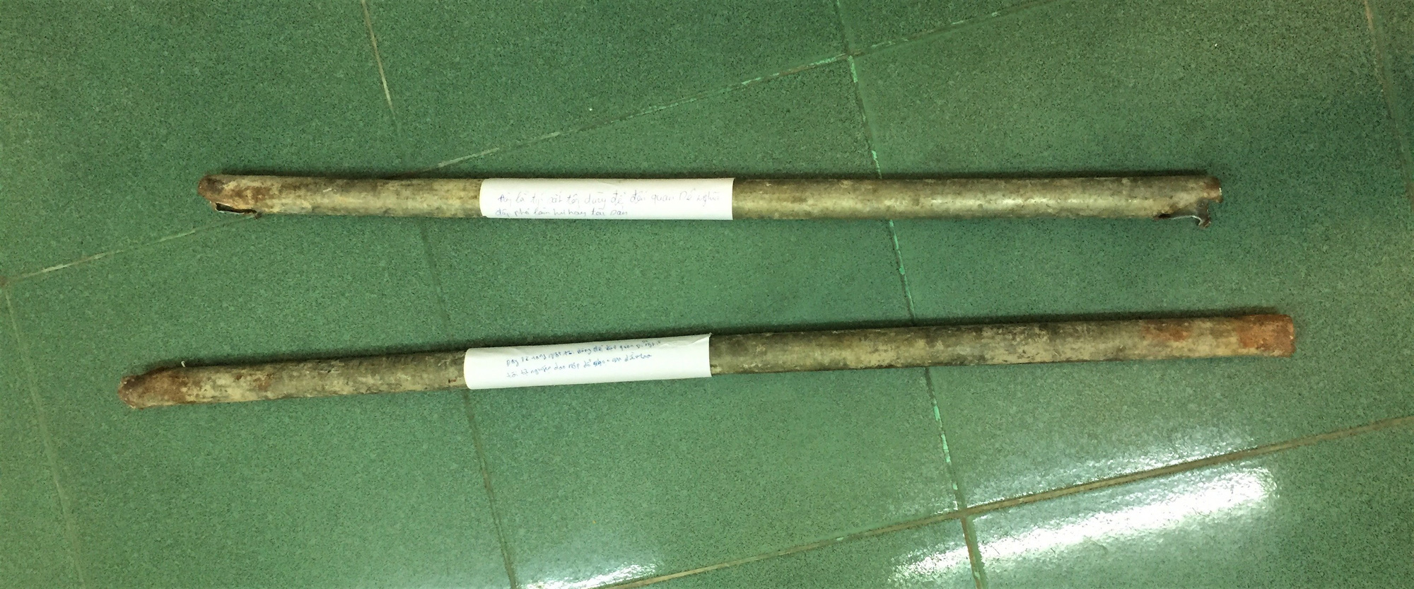 Đại ca cho đ&agrave;n em đập ph&aacute; qu&aacute;n nhậu v&igrave; m&acirc;u thuẫn bỏ mối nước đ&aacute; - Ảnh 2.