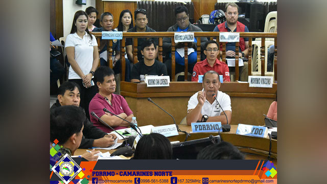 B&atilde;o lớn ầm ầm k&eacute;o tới Philippines, h&agrave;ng ng&agrave;n người d&acirc;n sơ t&aacute;n - Ảnh 2.