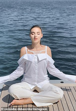 Bị tước vương miện vì có con, cựu hoa hậu khởi kiện - Ảnh 5.