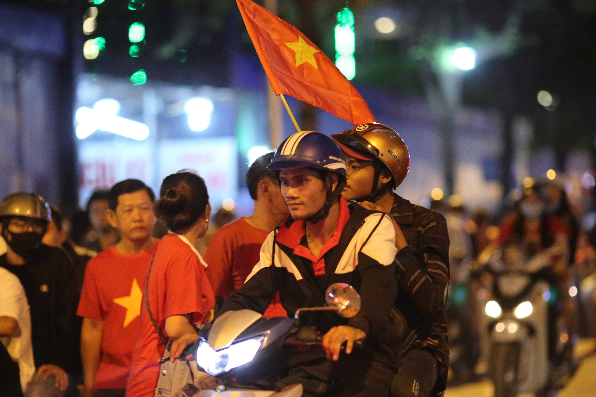 Giấc mơ V&Agrave;NG 60 năm th&agrave;nh hiện thực: Vỡ &ograve;a với U22 Việt Nam! - Ảnh 17.