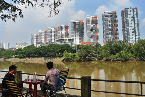 Giá nhà đất TP HCM quá cao: Vượt sức chịu đựng