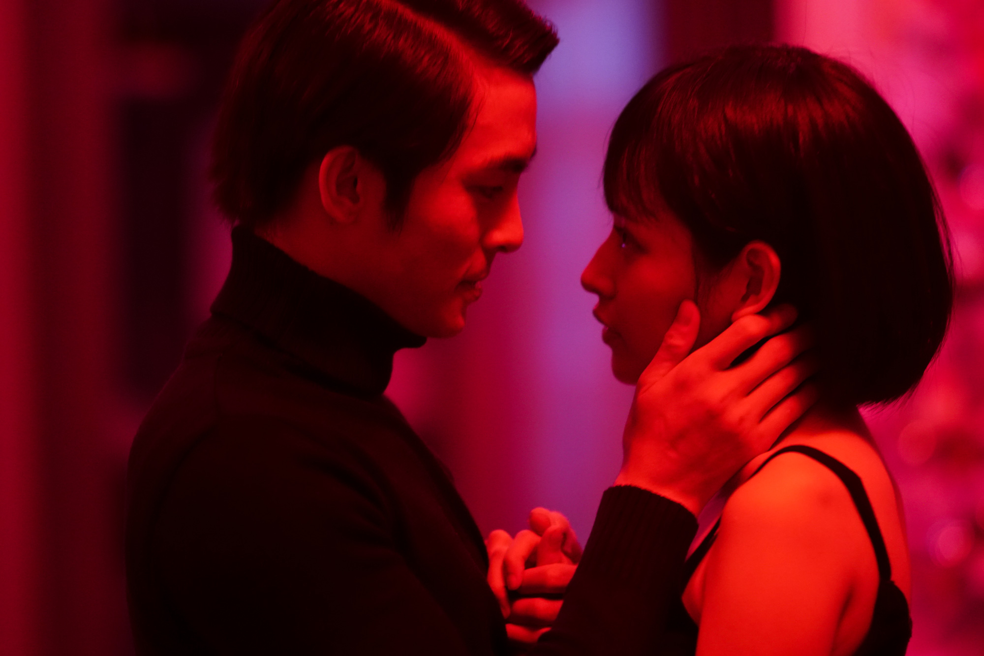 Chi Pu, Thanh Hằng trải lòng về đóng cảnh nóng - Ảnh 4.