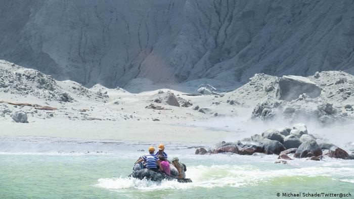Lời n&oacute;i đ&ugrave;a định mệnh của nạn nh&acirc;n vụ phun tr&agrave;o n&uacute;i lửa New Zealand - Ảnh 6.