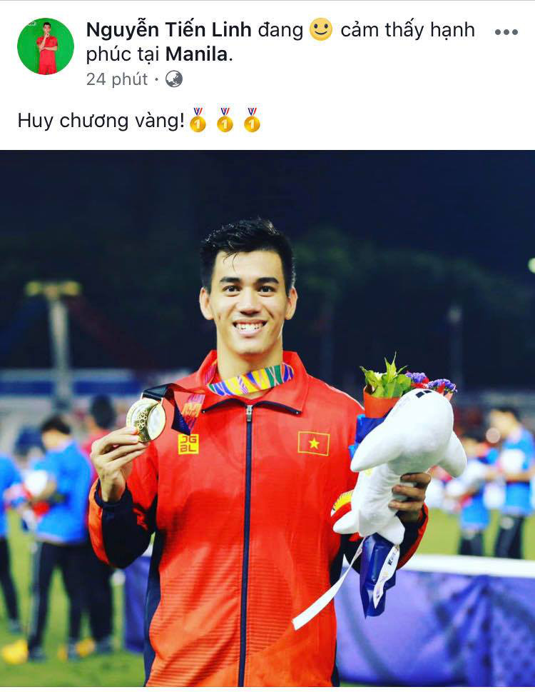Văn Hậu, Đức Chinh, Tiến Linh... khoe v&agrave;ng, gửi lời cảm ơn người h&acirc;m mộ - Ảnh 4.