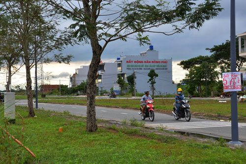 Giá nhà đất TP HCM quá cao: Dẹp loạn đầu cơ