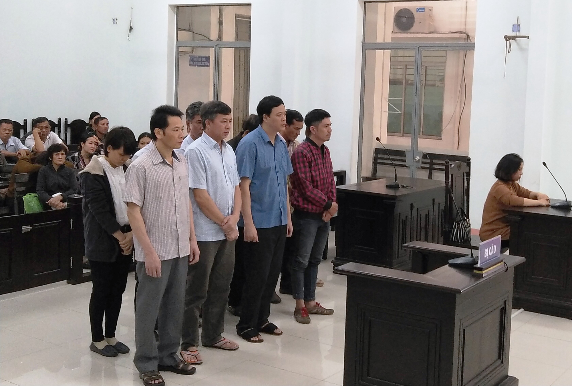 Vụ tham &ocirc; 6,1 tỉ đồng tiền chống hạn: Trả thừa 200 triệu, gi&aacute;m đốc vẫn l&atilde;nh &aacute;n 17 năm t&ugrave; - Ảnh 2.