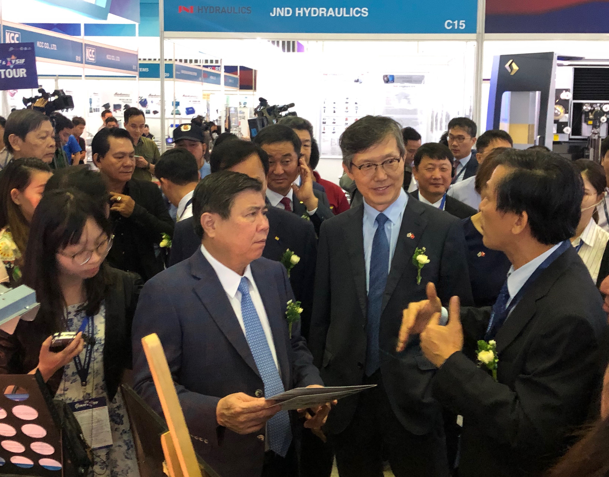 Nhiều doanh nghiệp TP HCM cung ứng linh kiện cho Samsung