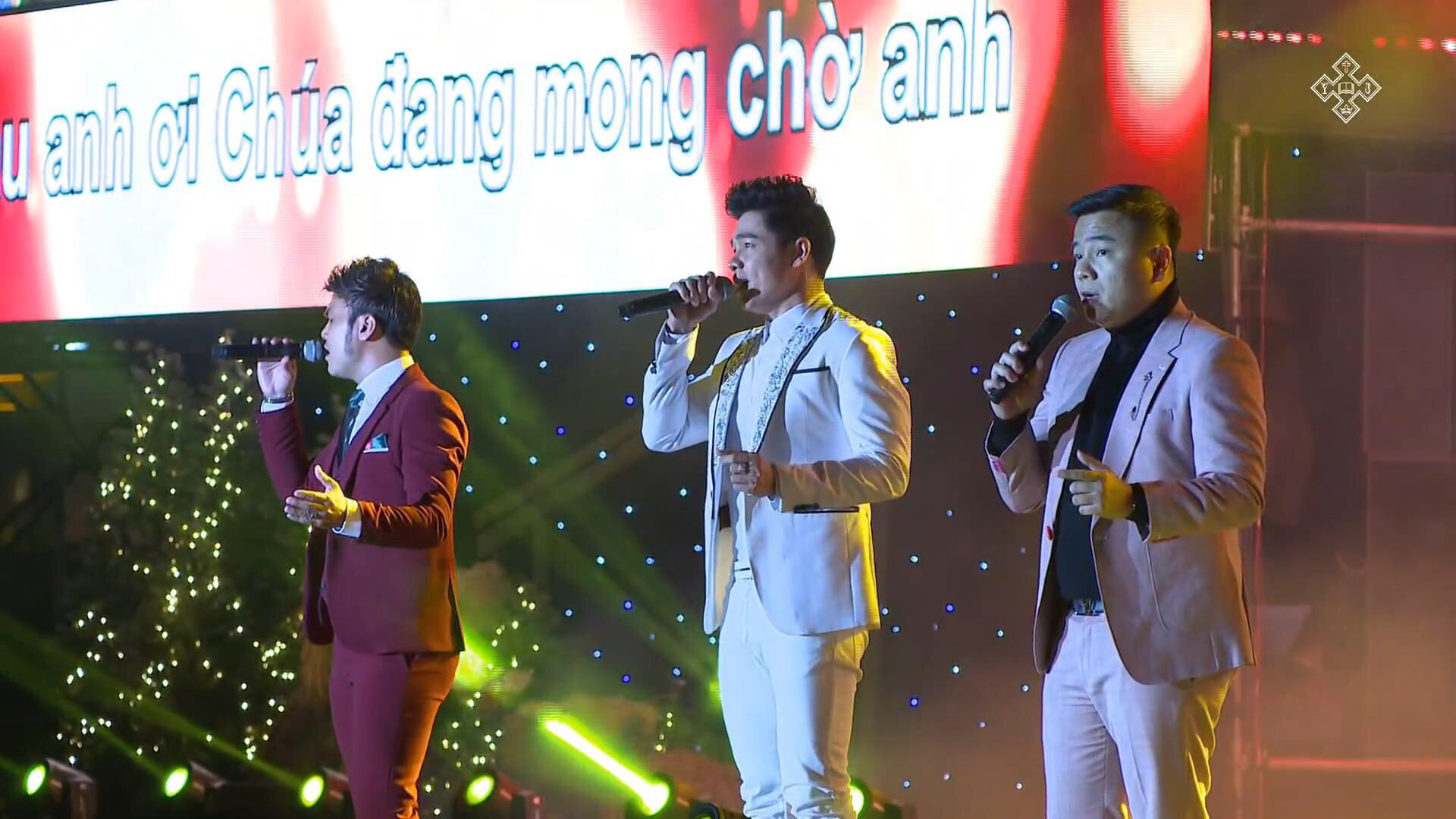 Đạo diễn "Cua lại vợ bầu" tái xuất nhóm nhạc sau 13 năm