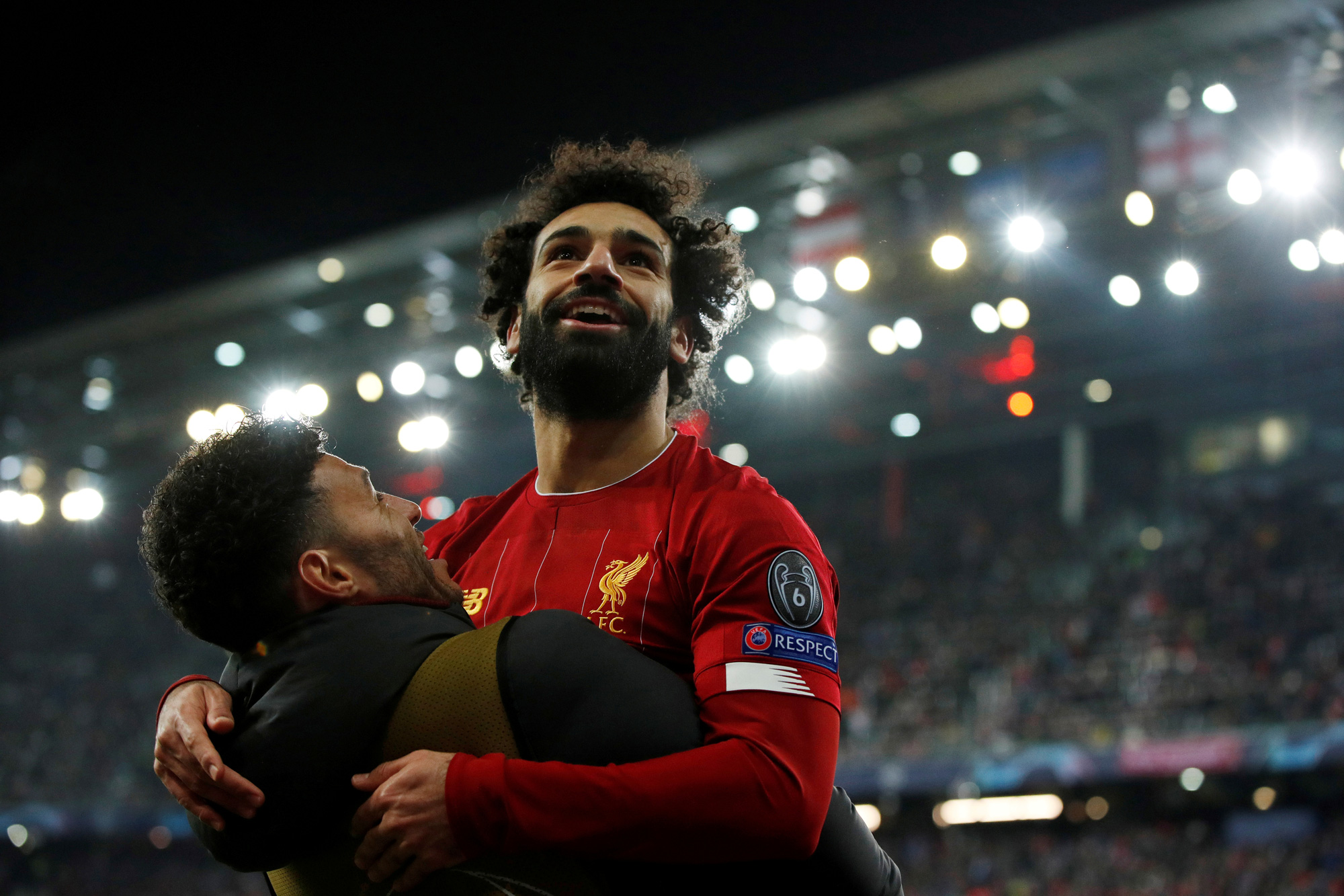 Salah lập siêu phẩm, Liverpool vượt khó ở Red Bull Arena