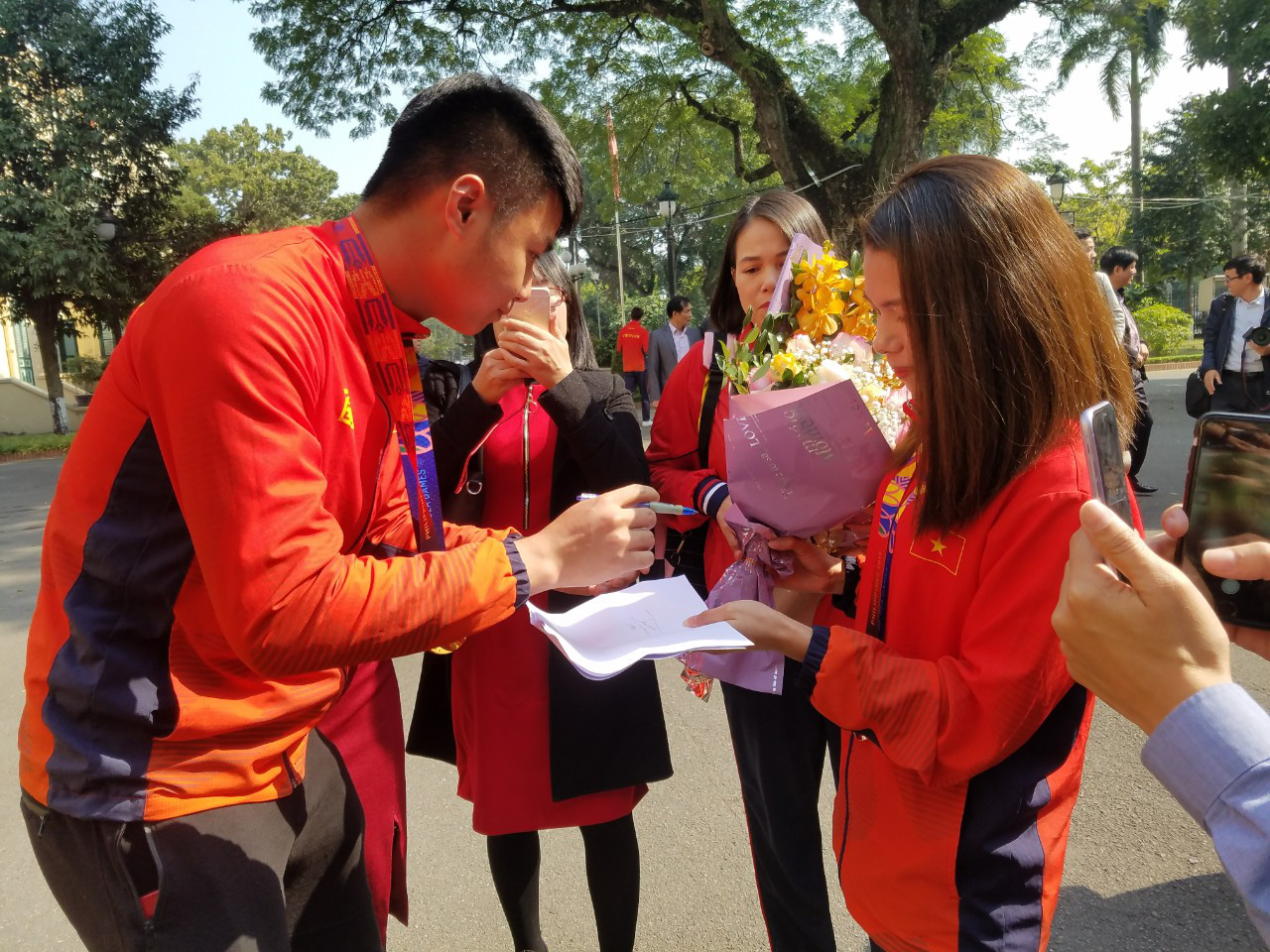 Thủ môn Văn Toản tiết lộ về phút xuất thần, cản phá penalty