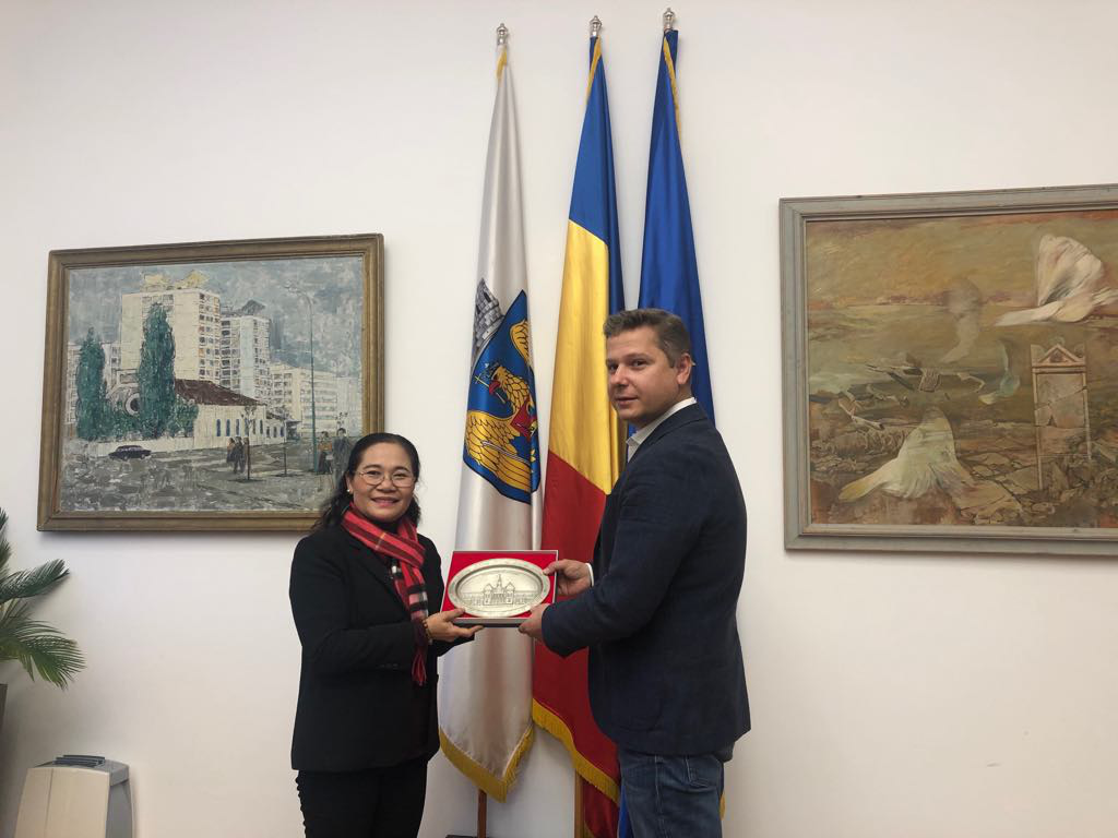 Đoàn đại biểu HĐND TP HCM thăm và làm việc tại Romania