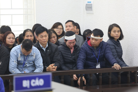 Bị c&aacute;o ra tay thảm s&aacute;t cả nh&agrave; em trai ở Đan Phượng kh&oacute;c nghẹn tại to&agrave; - Ảnh 3.