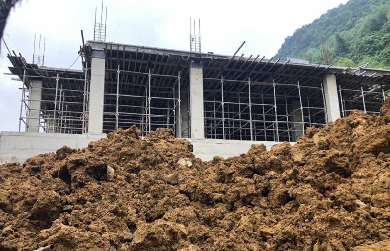 Cận cảnh c&ocirc;ng tr&igrave;nh khủng vượt ph&eacute;p x&acirc;m hại di sản Tr&agrave;ng An - Ảnh 10.