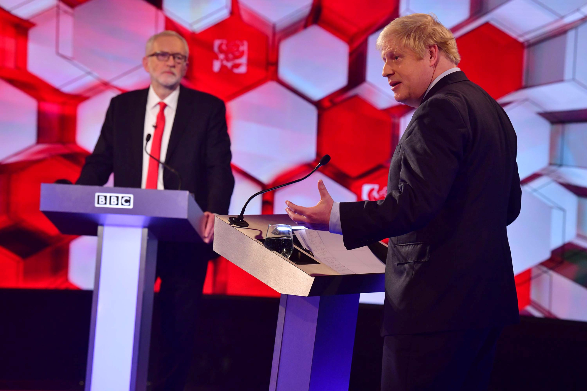 Y tế công, Brexit hâm nóng bầu cử Anh