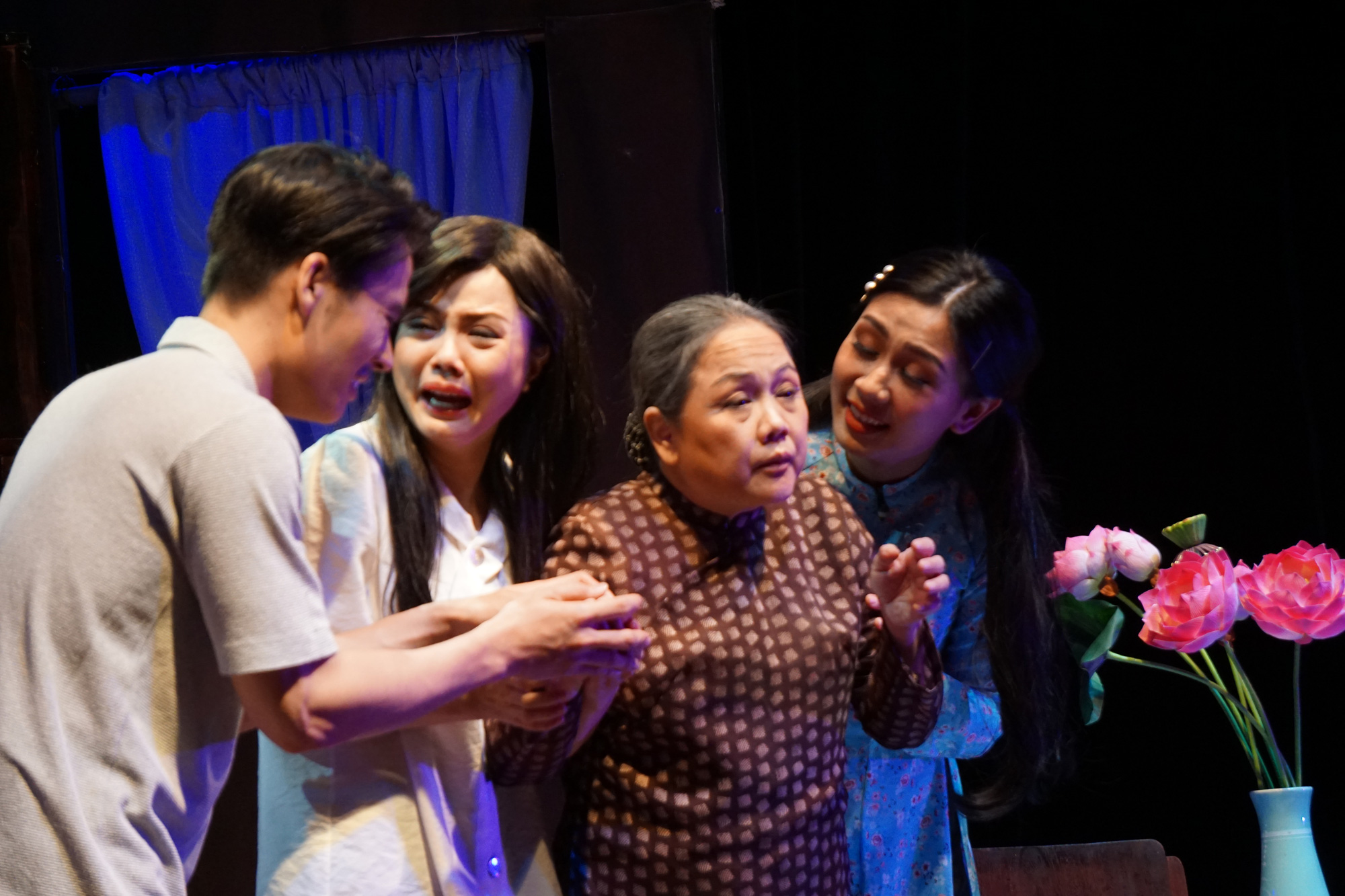 LẮNG NGHE NGƯỜI D&Acirc;N HIẾN KẾ: H&atilde;y trả nợ cho... cải lương! - Ảnh 1.