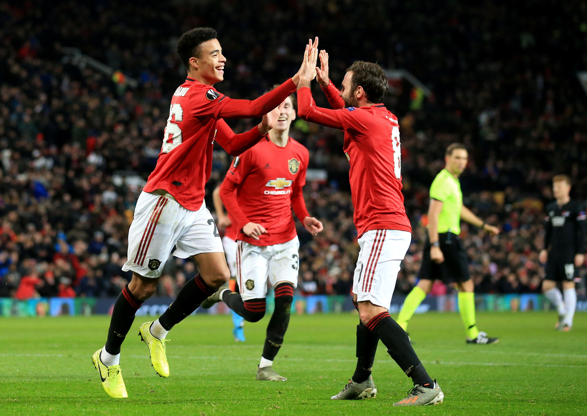 Đại phá AZ Alkmaar, Man United bay bổng ở Europa League