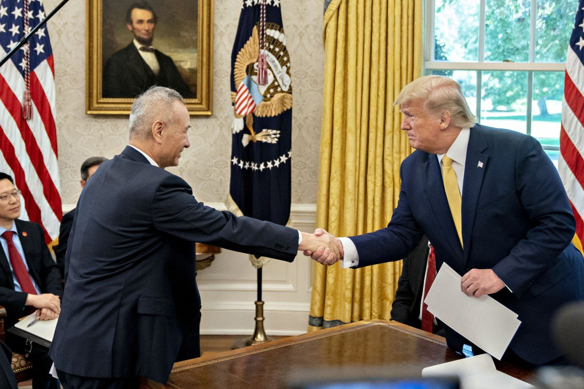 Ông Trump chưa kịp áp thuế bổ sung, thương chiến Mỹ - Trung có biến?