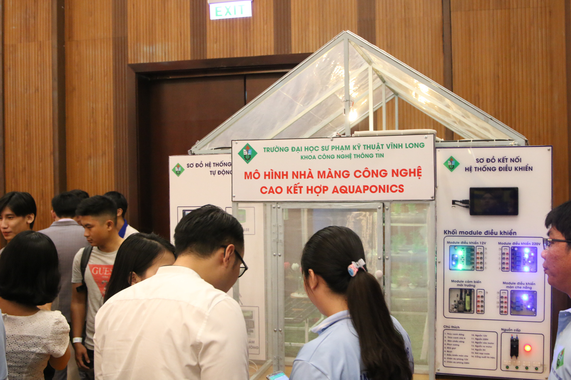 Sinh vi&ecirc;n đang ảo tưởng trong s&aacute;ng tạo c&ocirc;ng nghệ - Ảnh 1.