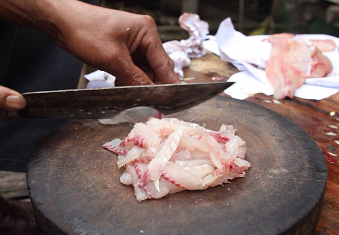 Gỏi c&aacute;- M&oacute;n ăn dịp Tết của người T&acirc;y Bắc - Ảnh 2.