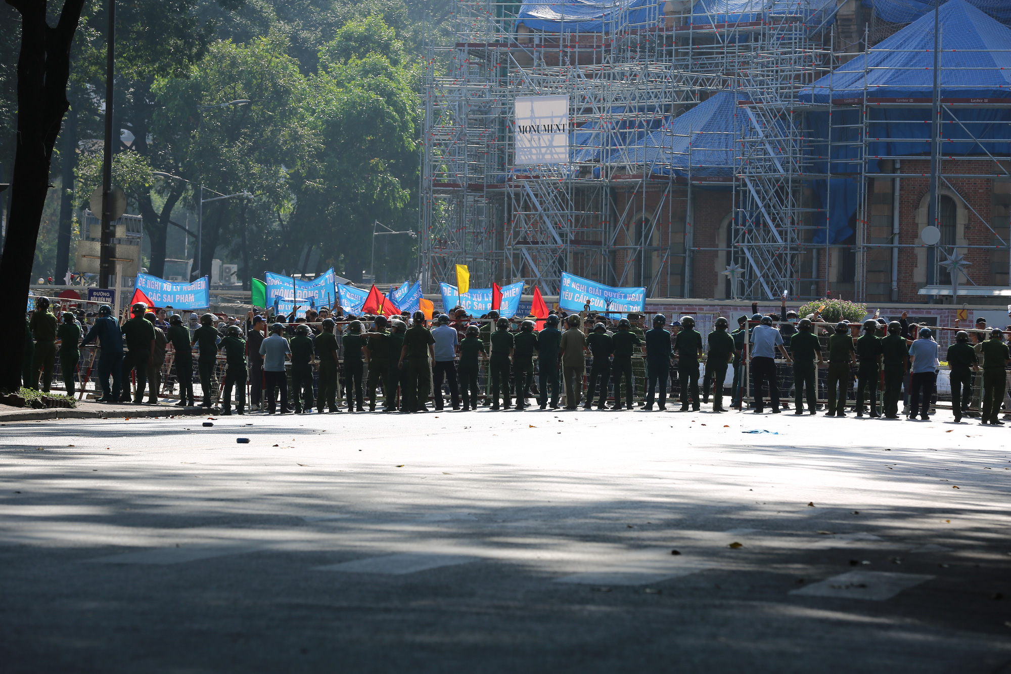 C&oacute; đến hơn 4.000 người tham gia diễn tập chống khủng bố ở s&acirc;n bay v&agrave; trung t&acirc;m TP HCM - Ảnh 11.
