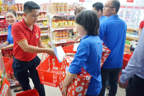 Công nhân mua hàng ưu đãi