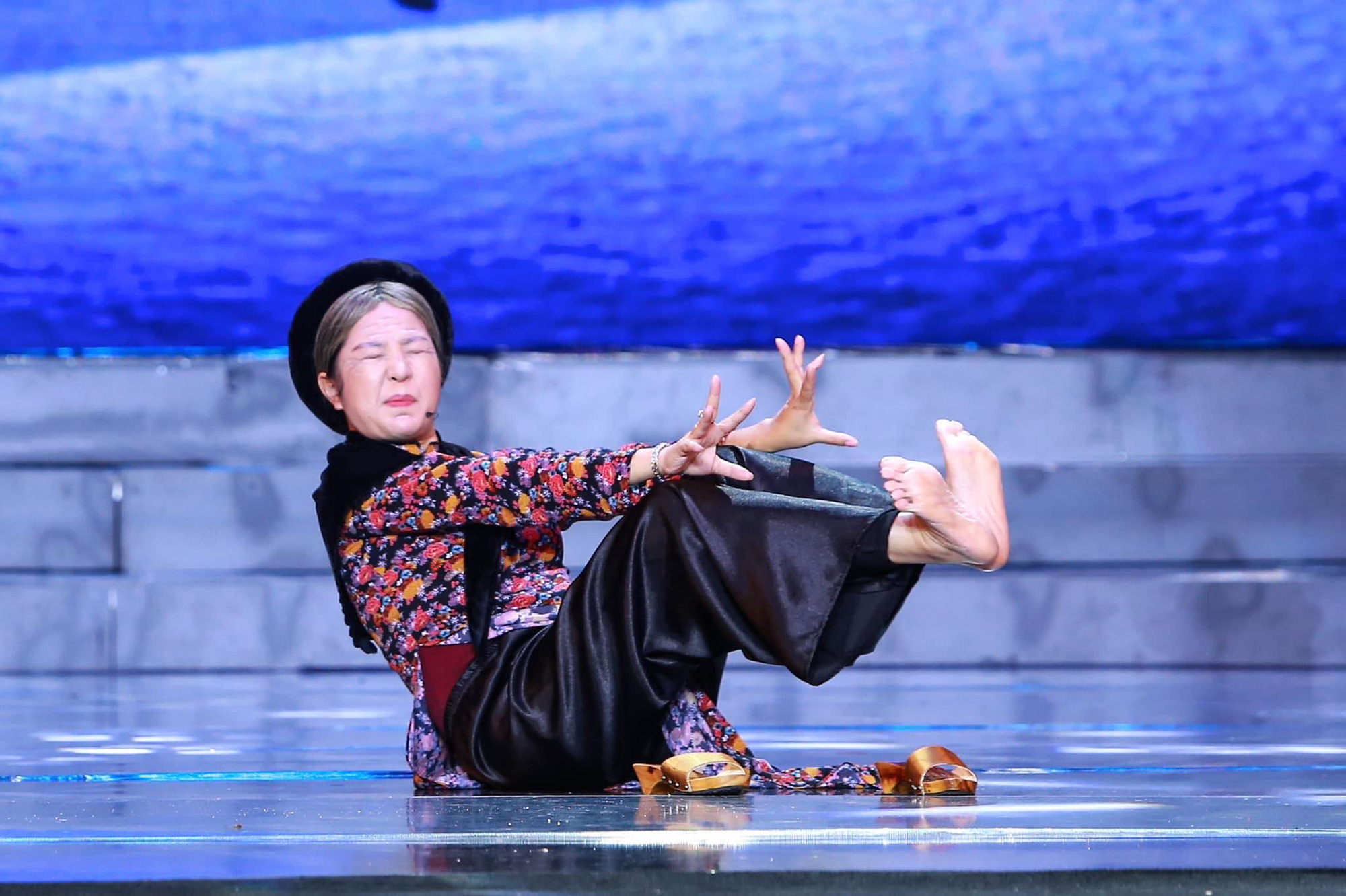 Nghệ sĩ h&agrave;i Th&uacute;y Nga c&ugrave;ng Xu&acirc;n Nghị n&aacute;o động H&agrave; Nội - Ảnh 4.