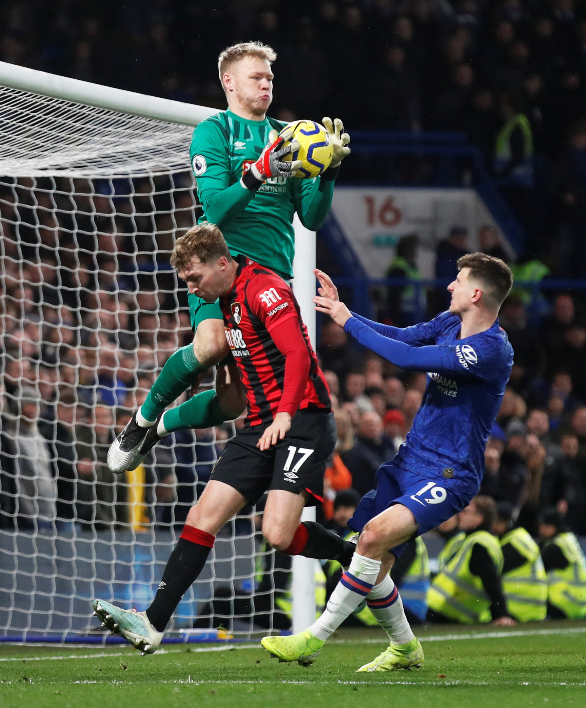 Nhận đ&ograve;n đau Bournemouth, Chelsea sắp văng top 4 Ngoại hạng Anh - Ảnh 1.