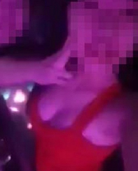 Hotgirl sống buông thả cùng các đại gia! - Ảnh 1.