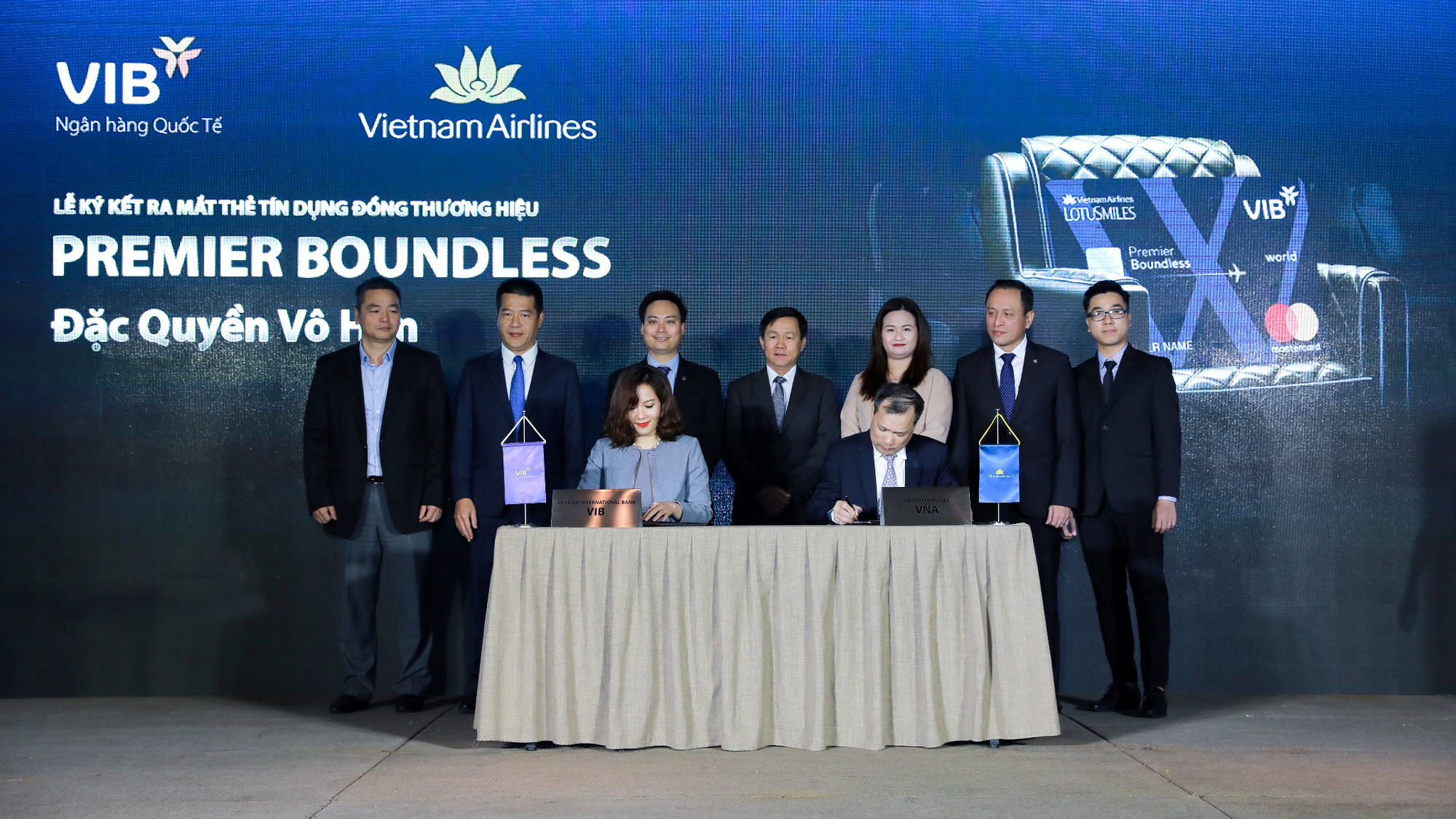 VIB và Vietnam Airlines ra mắt dòng thẻ bay đặc quyền Premier Boundless