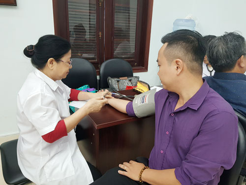 Hơn 1.000 tình nguyện viên tham gia hiến máu