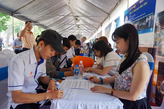 T&aacute;m nghề được trả lương cao nhất ở TP HCM - Ảnh 1.