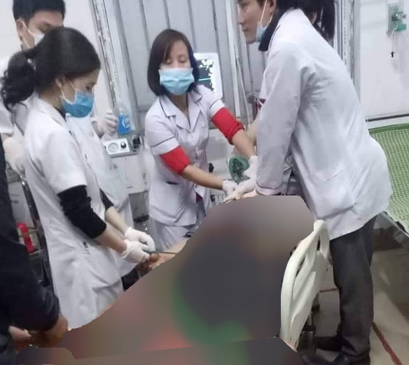 Bị đuổi đ&aacute;nh v&igrave; chối rượu, nam thanh ni&ecirc;n r&uacute;t dao đ&acirc;m 2 người chết, 1 người nguy kịch - Ảnh 2.