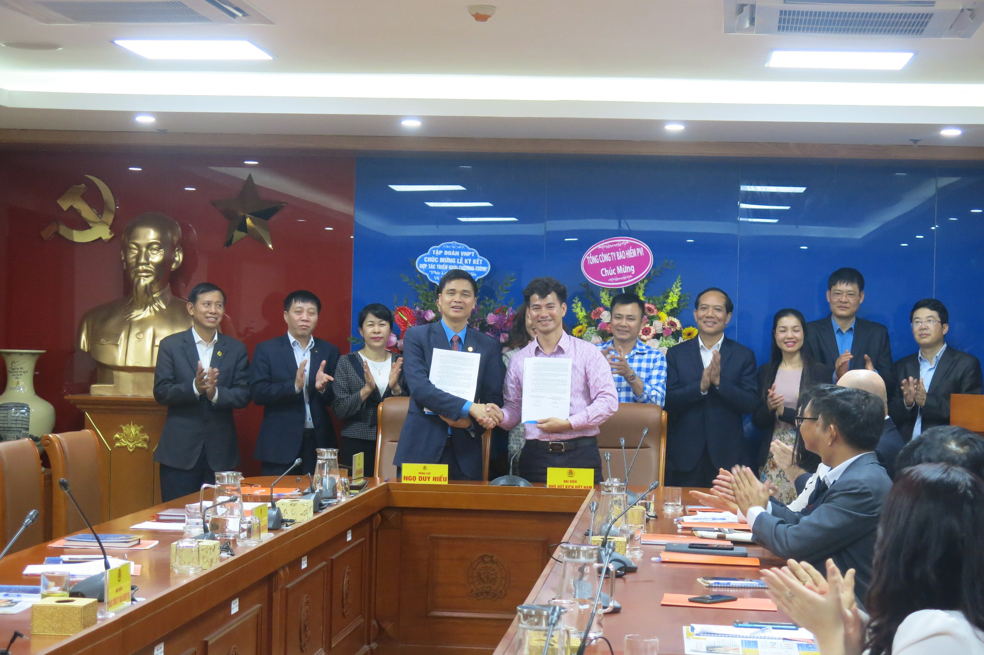 Tổng LĐLĐ Việt Nam k&yacute; kết Chương tr&igrave;nh Ph&uacute;c lợi cho đo&agrave;n vi&ecirc;n v&agrave; người lao động - Ảnh 2.