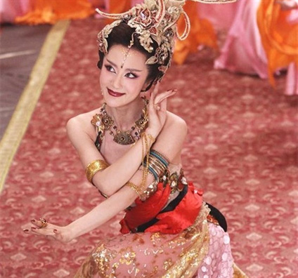 Nhan sắc tr&ecirc;n phim - đời thực của c&aacute;c phi&ecirc;n bản Đ&aacute;t Kỷ - Ảnh 19.