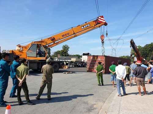 Xử sao với container lìa khỏi xe?
