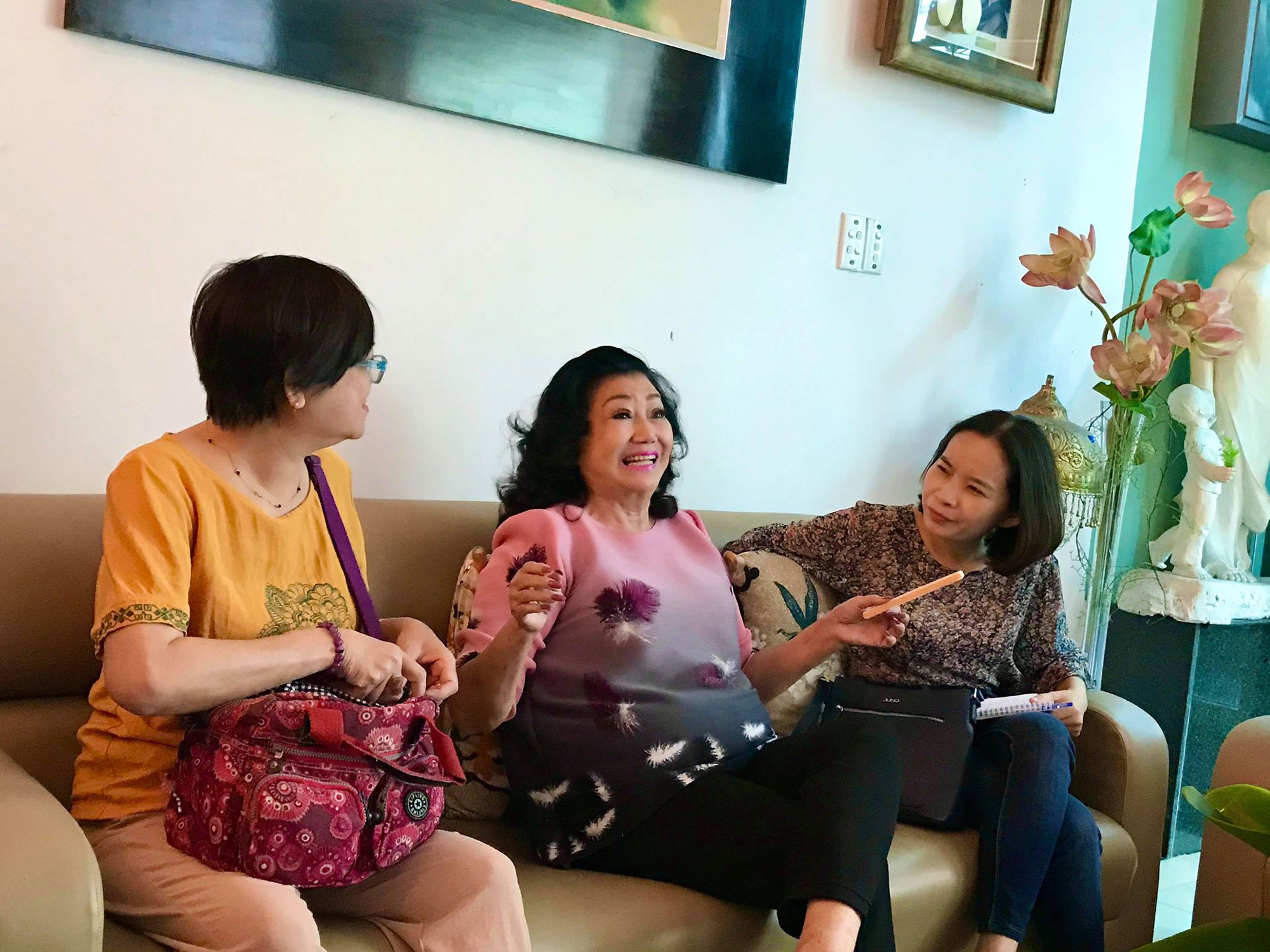 NSND Kim Cương D&ugrave; thế n&agrave;o cũng phải lo c&aacute;i tết nghệ sĩ đằm ấm - Ảnh 2.
