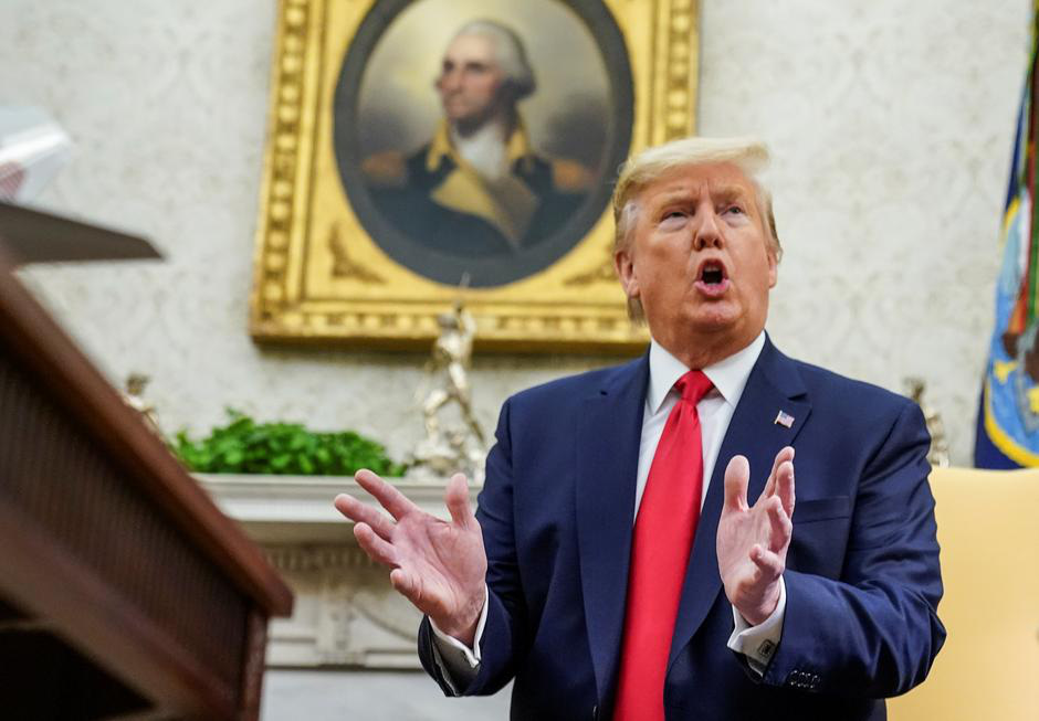 Sau khẩu chiến, ông Trump và bà Pelosi thư chiến nảy lửa - Ảnh 1.