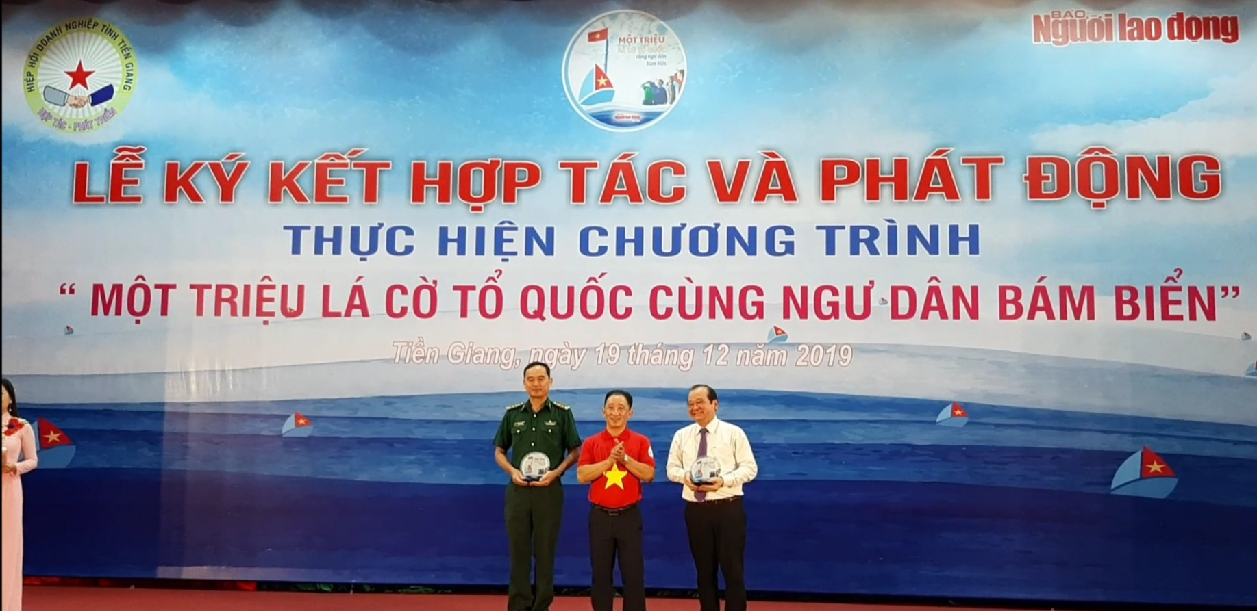 Ngư d&acirc;n Tiền Giang h&acirc;n hoan đ&oacute;n cờ Tổ quốc - Ảnh 13.