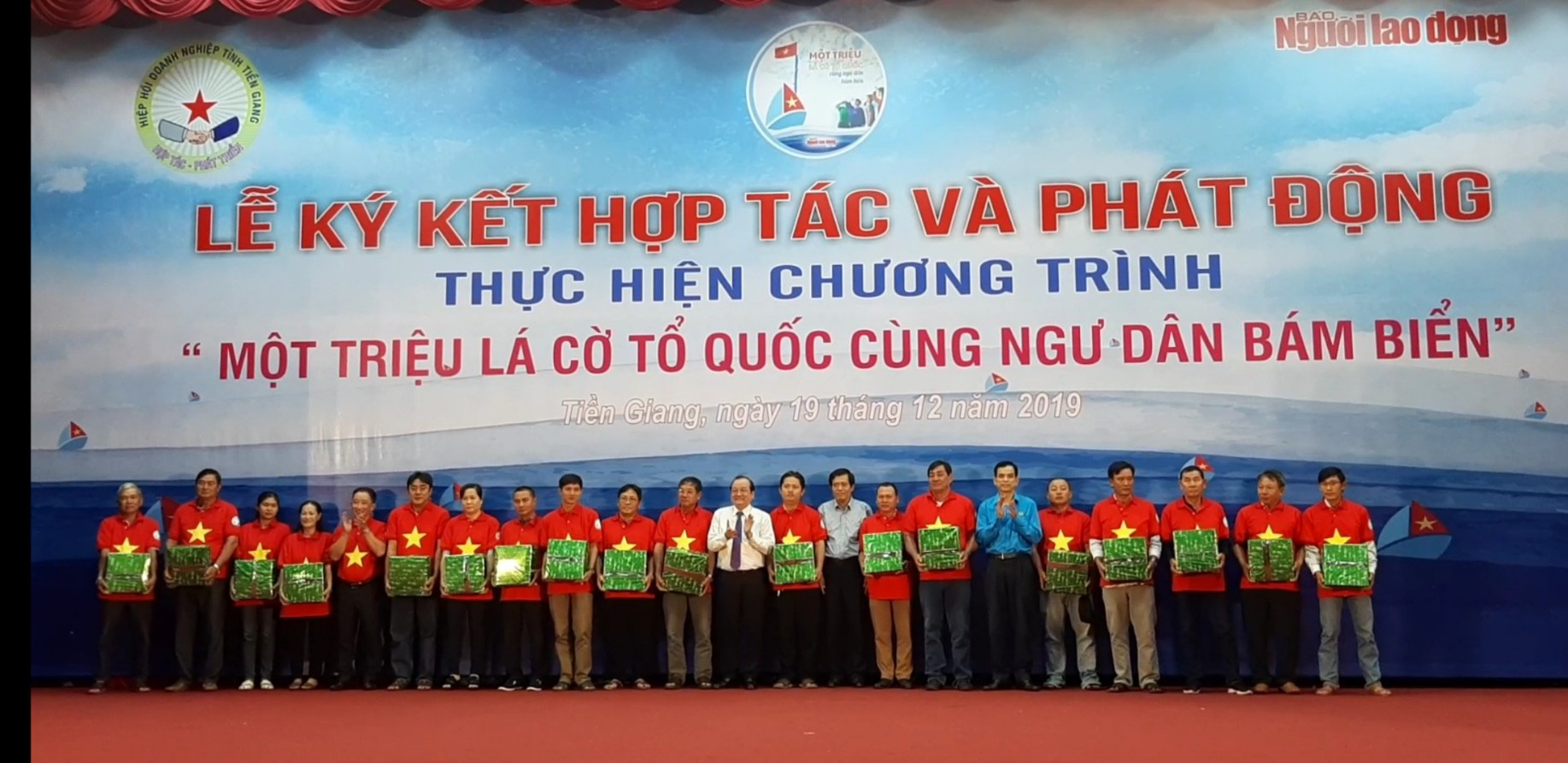 Ngư d&acirc;n Tiền Giang h&acirc;n hoan đ&oacute;n cờ Tổ quốc - Ảnh 18.