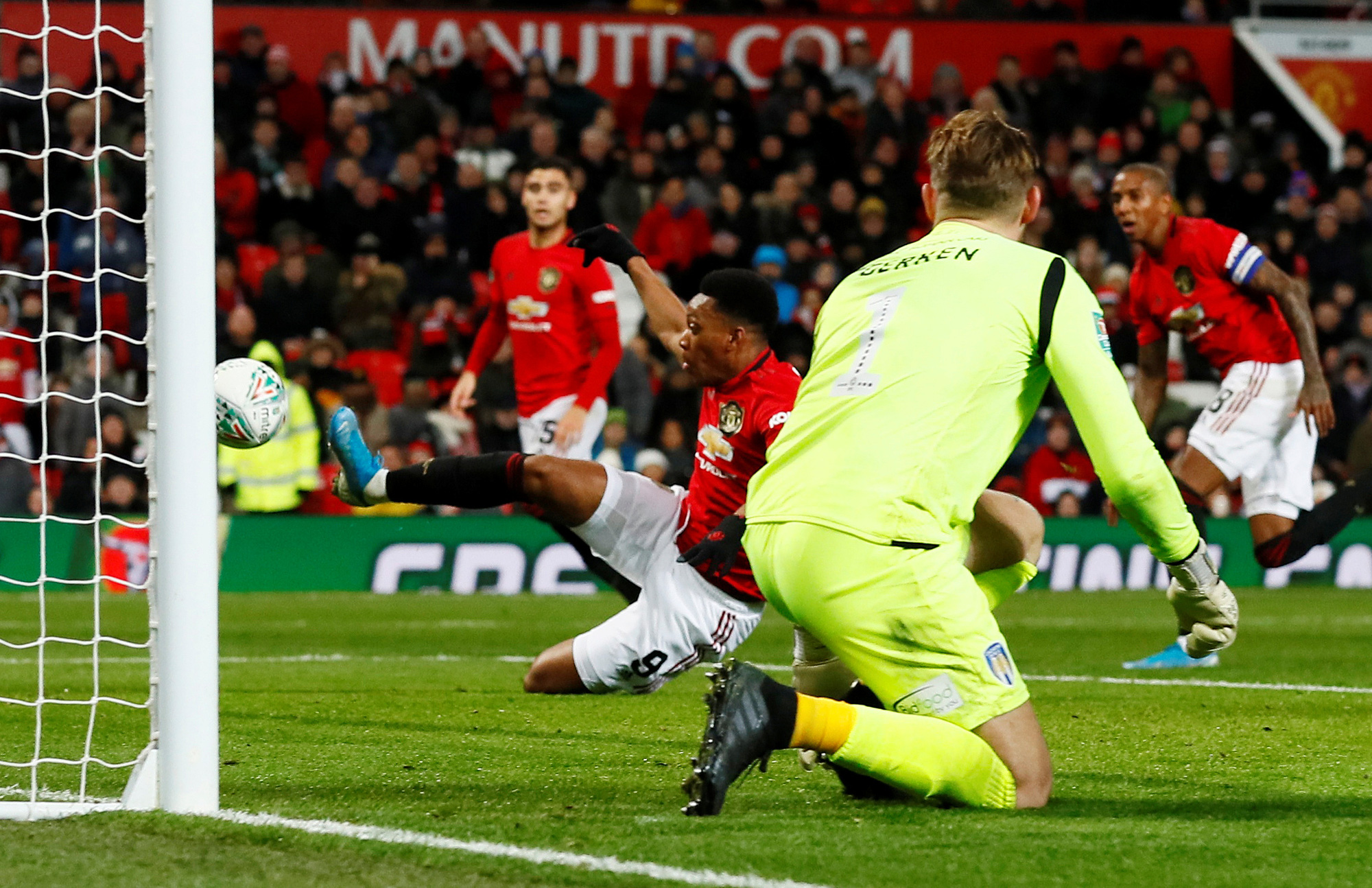 Man City hẹn quyết đấu Man United ở b&aacute;n kết C&uacute;p Li&ecirc;n đo&agrave;n - Ảnh 6.