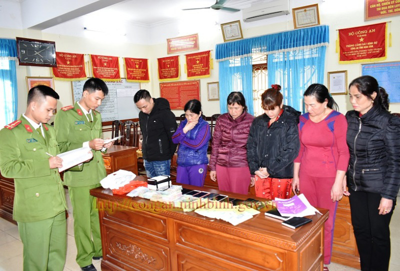 Bắt &ocirc;ng tr&ugrave;m đường d&acirc;y l&ocirc; đề, giao dịch hơn 1,4 tỉ đồng/ng&agrave;y - Ảnh 1.